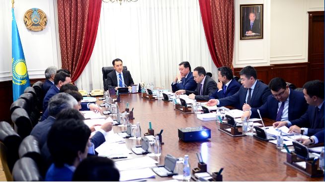 قر پرەمەر-ءمينيسترى كەڭەس وتكىزدى