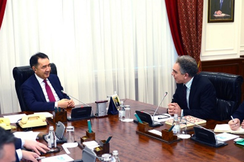 ساعىنتاەۆ برەتتون-ۆۋدستى جاڭعىرتۋ كوميتەتىنىڭ باس ديرەكتورىمەن كەزدەستى