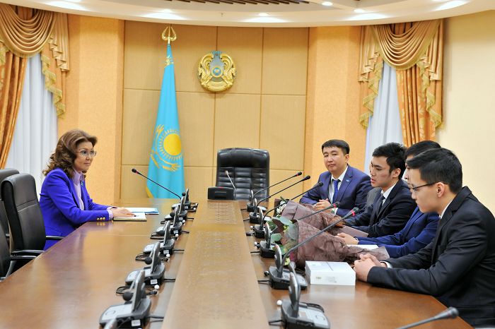 جەڭىمپازدارمەن جۇزدەستى