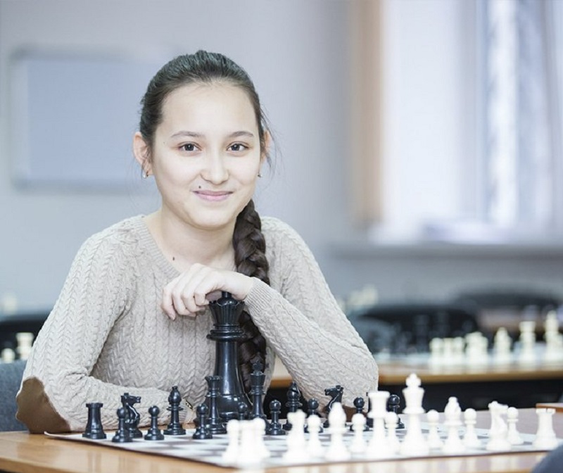 جانسايا ابدىمالىك ەۋرازيانىڭ ەڭ سۇلۋ ارۋى اتاعىنا ۇمىتكەر