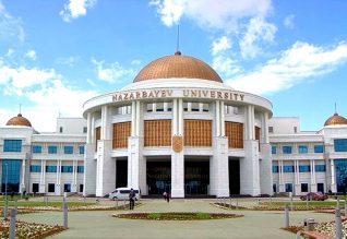 پرەزيدەنت نازارباەۆ ۋنيۆەرسيتەتىنە ەسىمىن بەرۋگە نەگە كەلىسكەنىن ءتۇسىندىردى