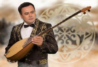 اۋەلەپ ءان وزدىرعان…