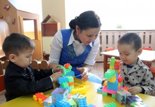 بالاباقشا باعاسى الماتىدا ارزانداپ, استانادا قىمباتتاپ جاتىر