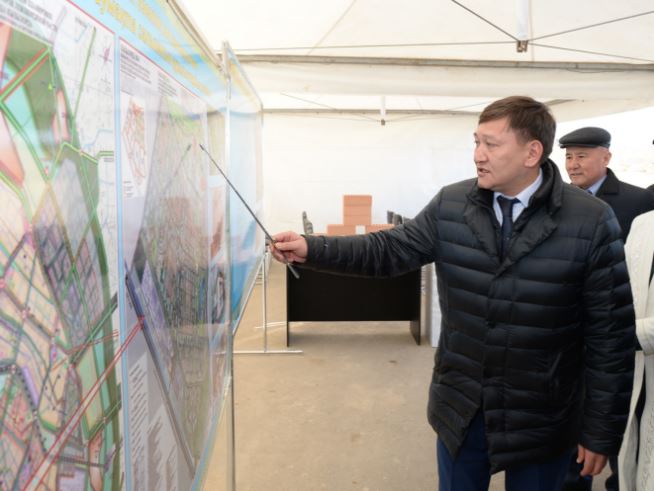 سىرداريانىڭ سول جاعالاۋىندا جاڭا قالانىڭ قۇرىلىسى باستالدى