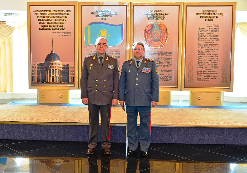 قازاقستان مەن وزبەكستاننىڭ قورعانىس مينيسترلەرى كەزدەستى