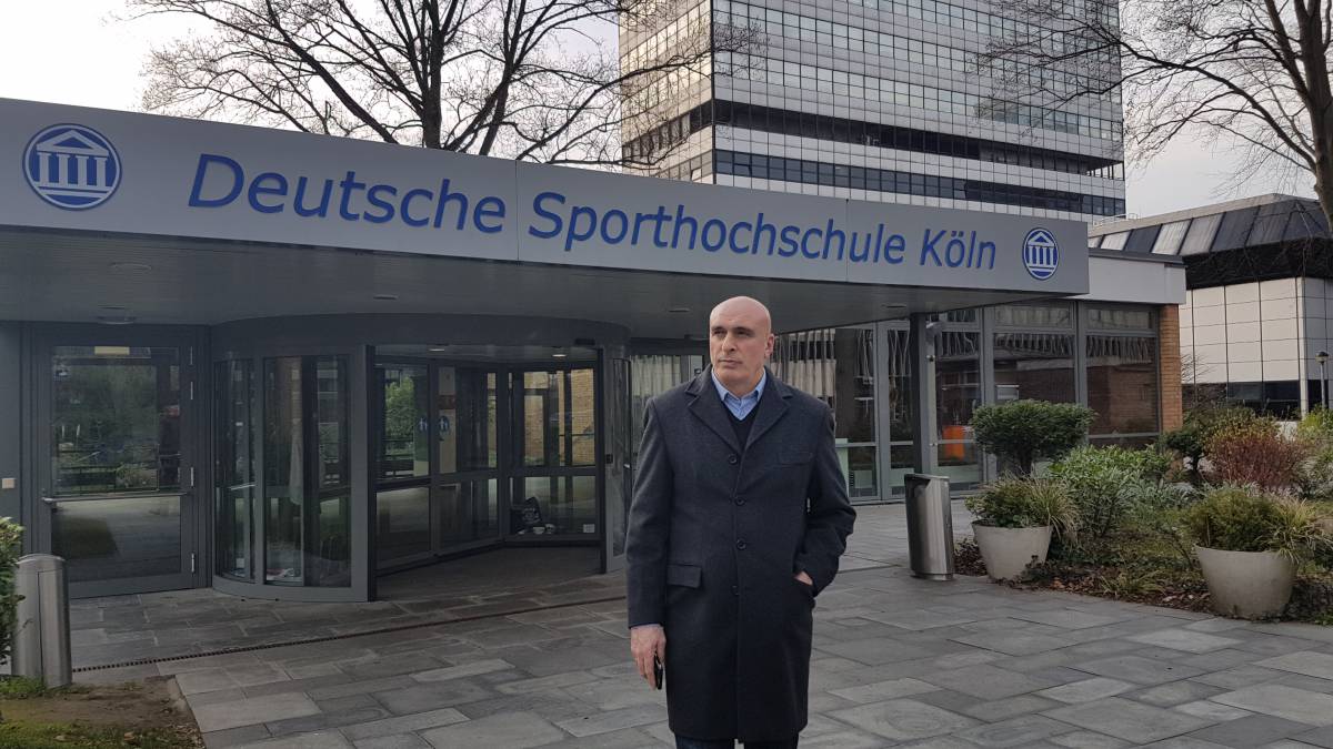 قازاق فۋتبولىن دامىتقىم كەلەدى – حيدير اكباش