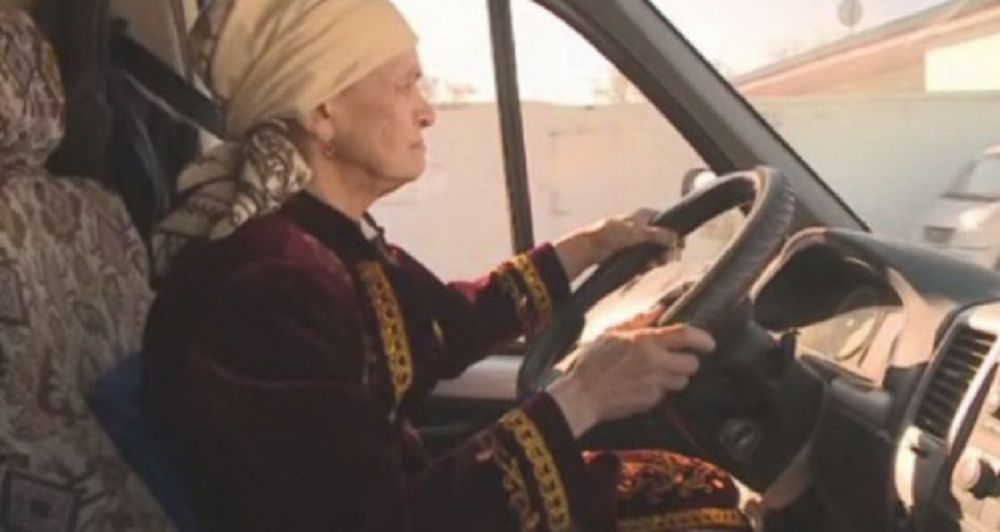 «گازەلدى» تىزگىندەگەن اجە