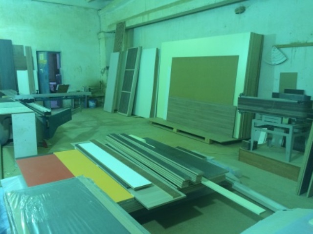 اتىراۋلىق ارۋ جيھاز شىعارۋمەن اينالىسادى