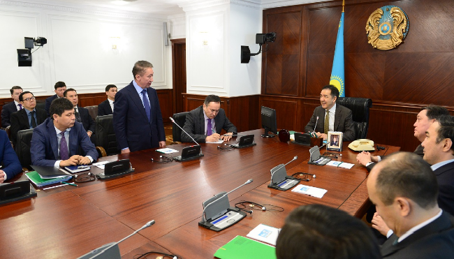 باقىتجان ساعىنتاەۆ  قر پرەمەر-ءمينيسترى كەڭسەسىنىڭ جاڭا باسشىسىن تانىستىردى