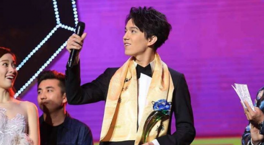 ديماش قۇدايبەرگەن ازيانىڭ ەڭ تانىمال ءانشىسى اتاندى 