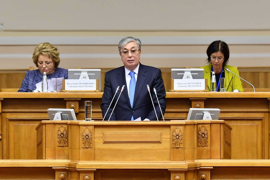 توقاەۆ: تەرروريزمدى تۇبىرىنەن جويۋ ستراتەگياسىنا كوشۋ كەرەك