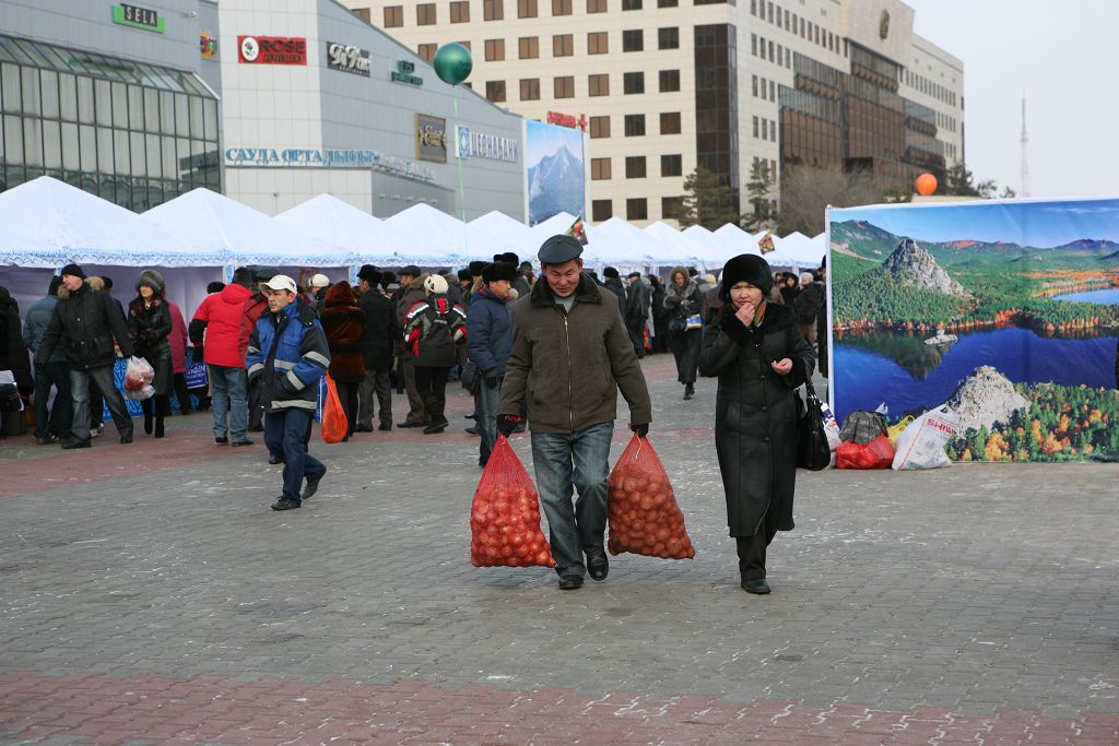 ەتەنە بايلانىسقا ەكى مىڭ شاقىرىم دا كەدەرگى بولمادى