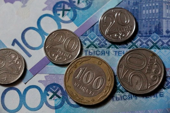 تەڭگە تۇراقتى, مۇناي ءۇش اپتالىق ماكسيمۋمعا قىمباتتادى