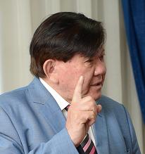 "ەڭ ۇلكەن باقىت – ەلىڭە قىزمەت ەتۋ"