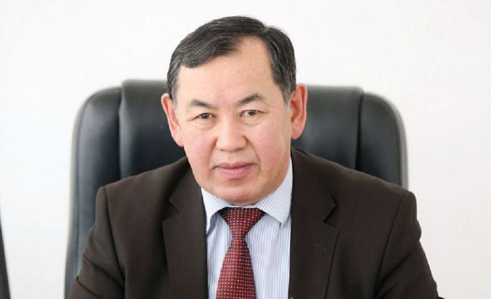 ​كووپەراتيۆتەر كەلەشەگى عىلىممەن ۇشتاسسا عانا كەمەلدەنەدى