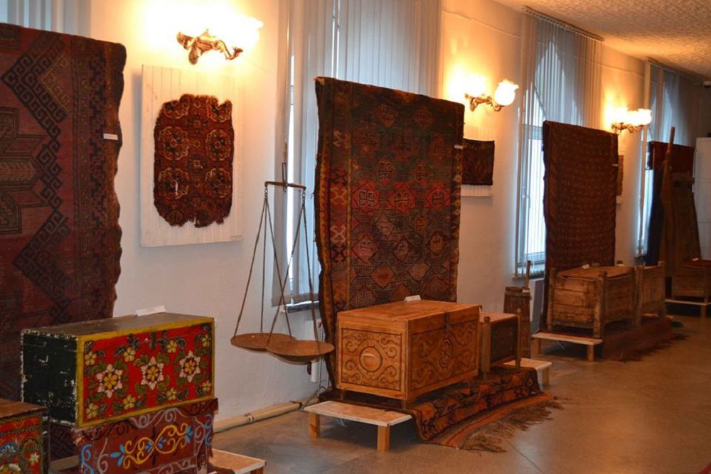 ساعاديەۆ «اباي جولى» كورمەسىن تاماشالادى