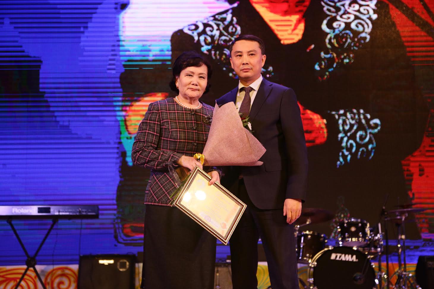 قوستانايدا «مەتسەناتتار كلۋبىنىڭ» سىيلىعى تابىستالدى