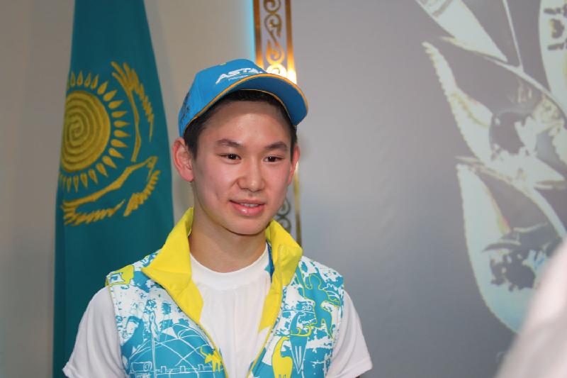 دەنيس تەن حوك پرەزيدەنتىمەن كەزدەستى