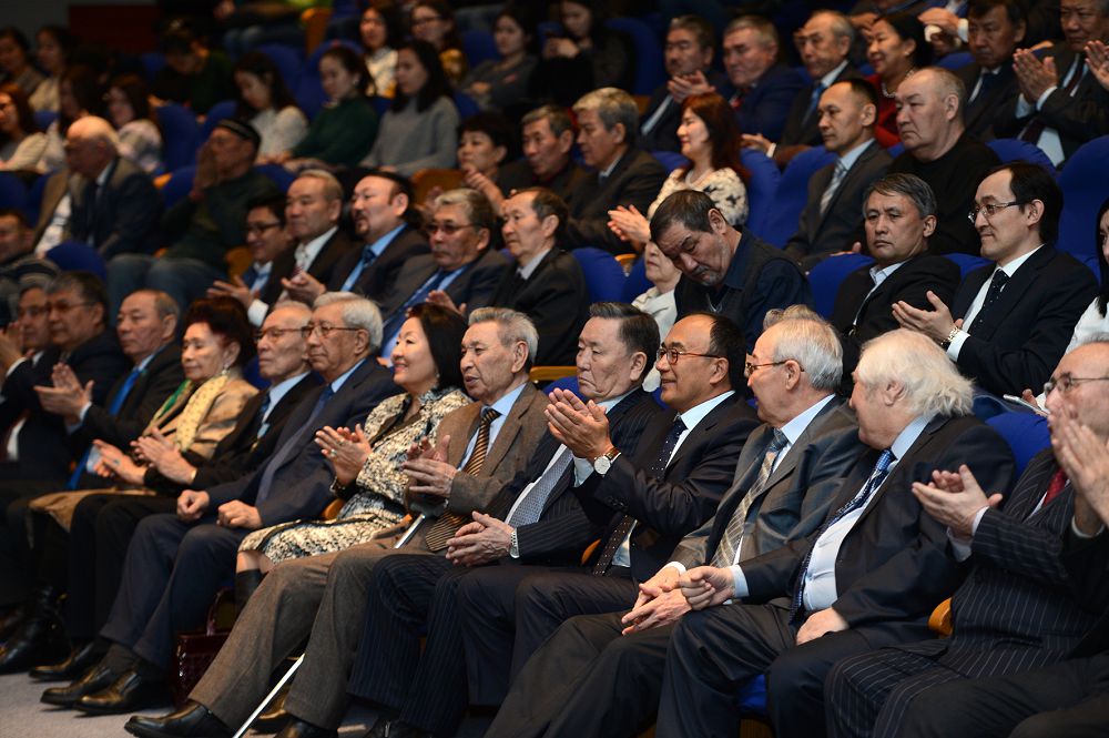 تاۋدا وسكەن وسكىنمىن, مۇقاعالي جۇرتىنان...