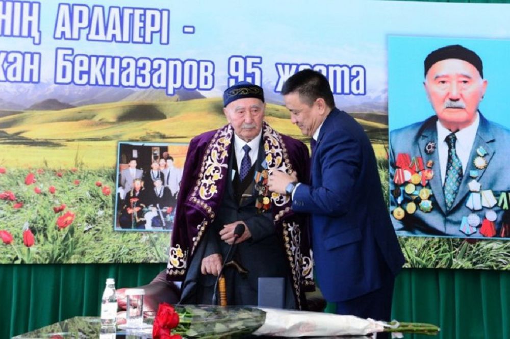 «گيتلەردى اتقان قازاق»