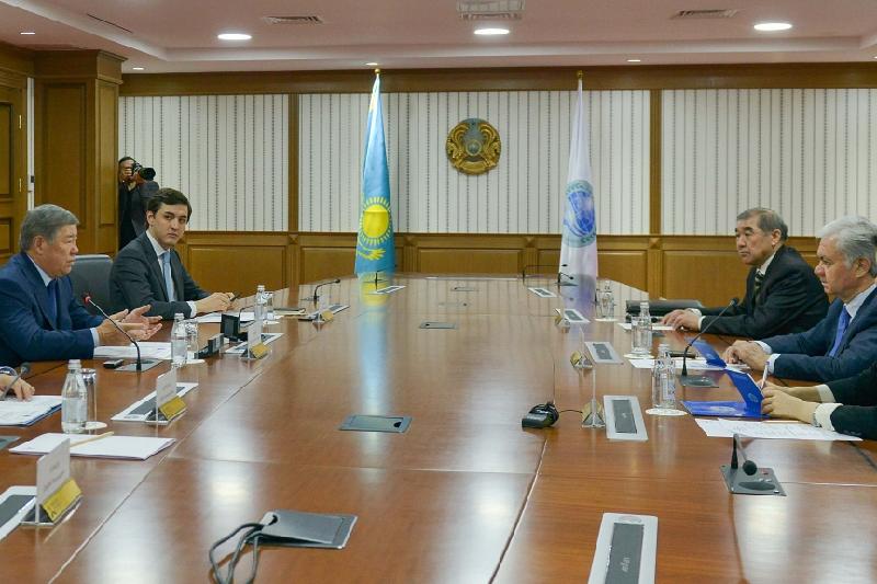 احمەتجان ەسىموۆ شانحاي ىنتىماقتاستىق ۇيىمىنىڭ باس حاتشىسىمەن كەزدەستى