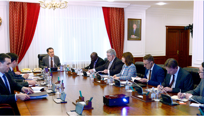 باقىتجان ساعىنتاەۆ دۇنيەجۇزىلىك بانك وكىلدەرىمەن كەزدەستى