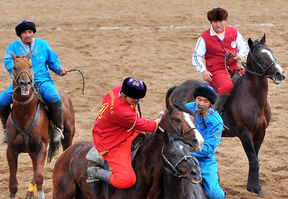 سوزگە اباي  بولايىق