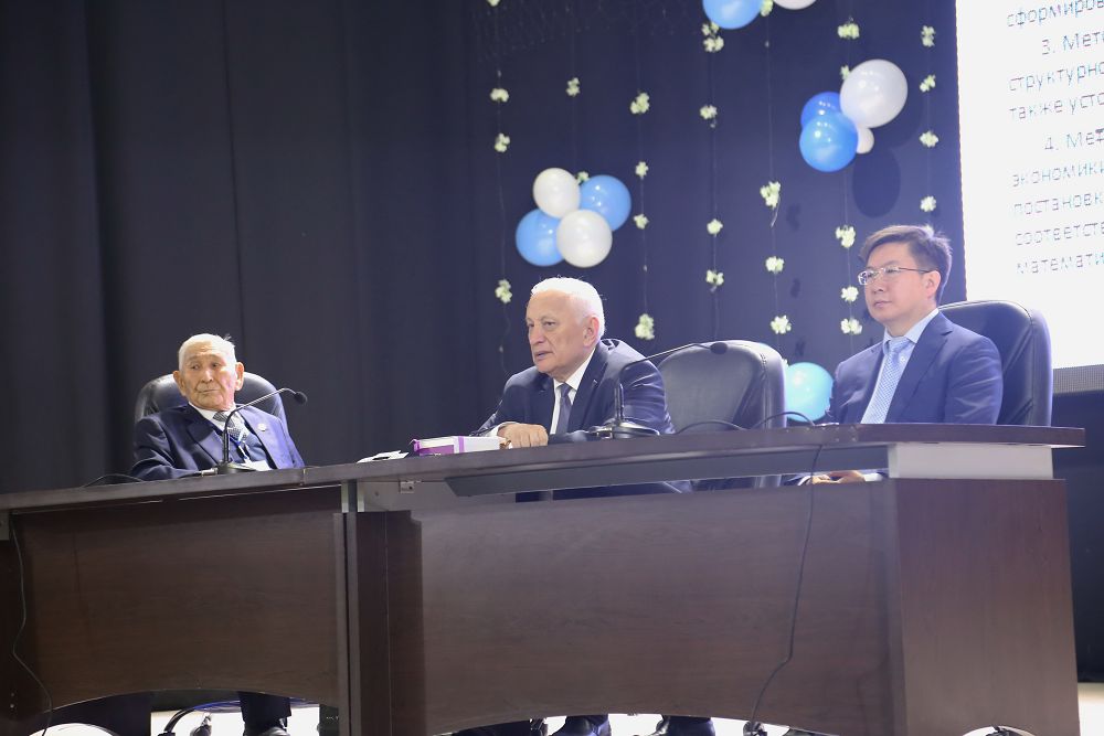 عالىمعا قۇرمەت – قاۋىمعا مىندەت