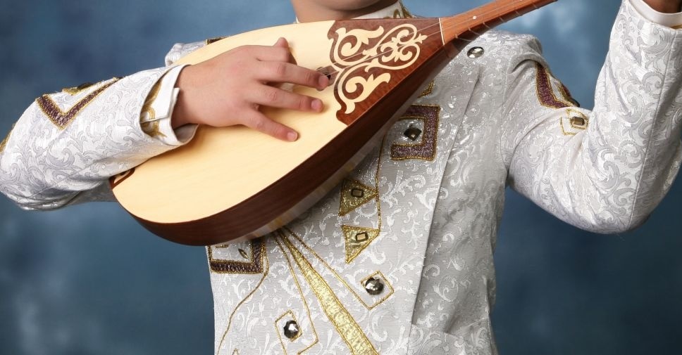 «كۇي ونەرى دەرتپەن تەڭ»