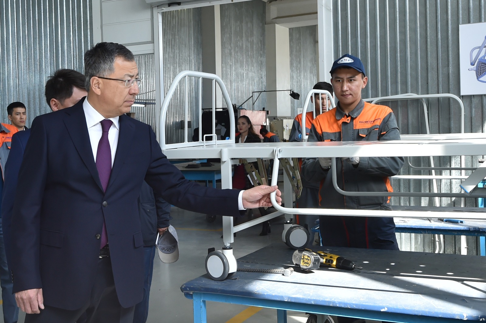 ​وقو اكىمى «كازمەدپريبور» جشس-نىڭ جۇمىسىمەن تانىستى 