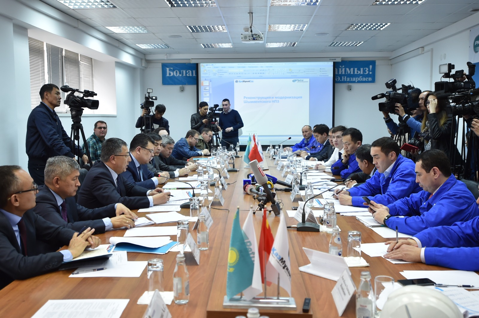 ​ج.تۇيمەباەۆ قىتايلىق ينۆەستورلارعا جەرگىلىكتى ماماندار دايىنداۋ كەرەكتىگىن ەسكەرتتى