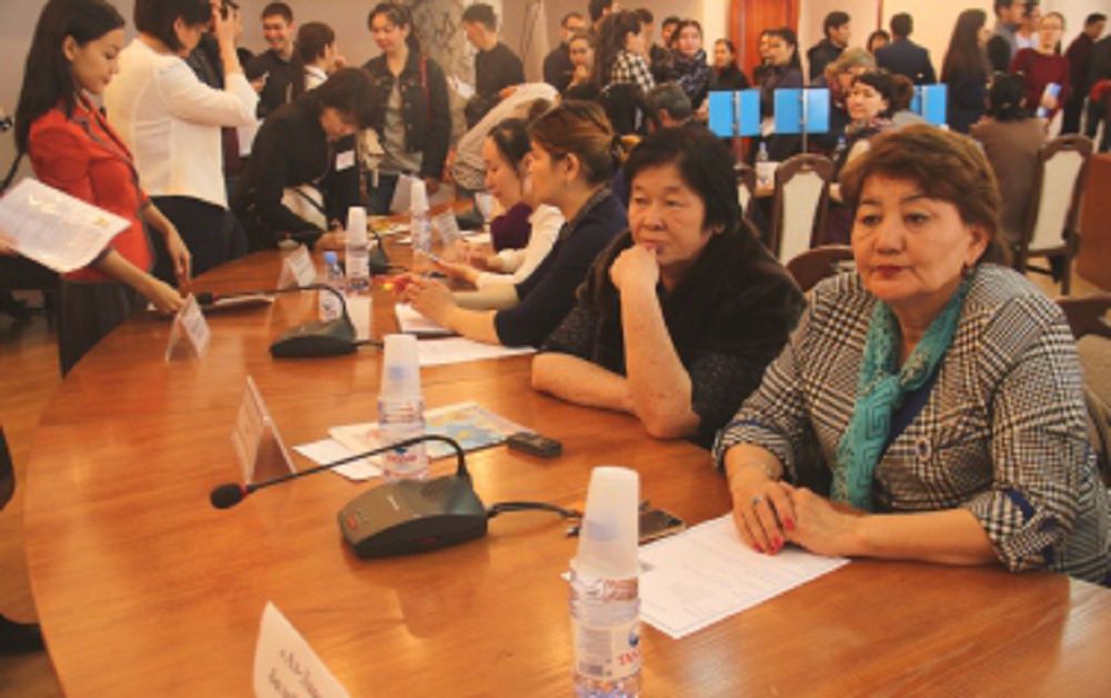 ستۋدەنتتەر جۇمىس ىزدەپ سابىلمايدى