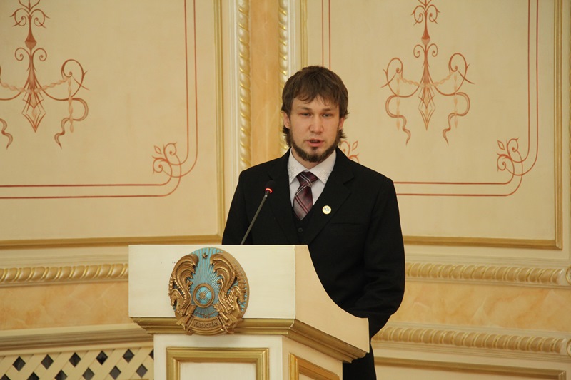 قۇندىلىقتارىن قاستەرلەگەن مەملەكەتتىڭ مەرەيى ۇستەم