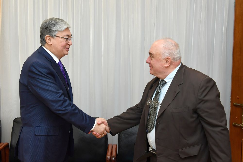 ەلىمىز بەن ەلباسى بەدەلىنىڭ كورىنىسى 