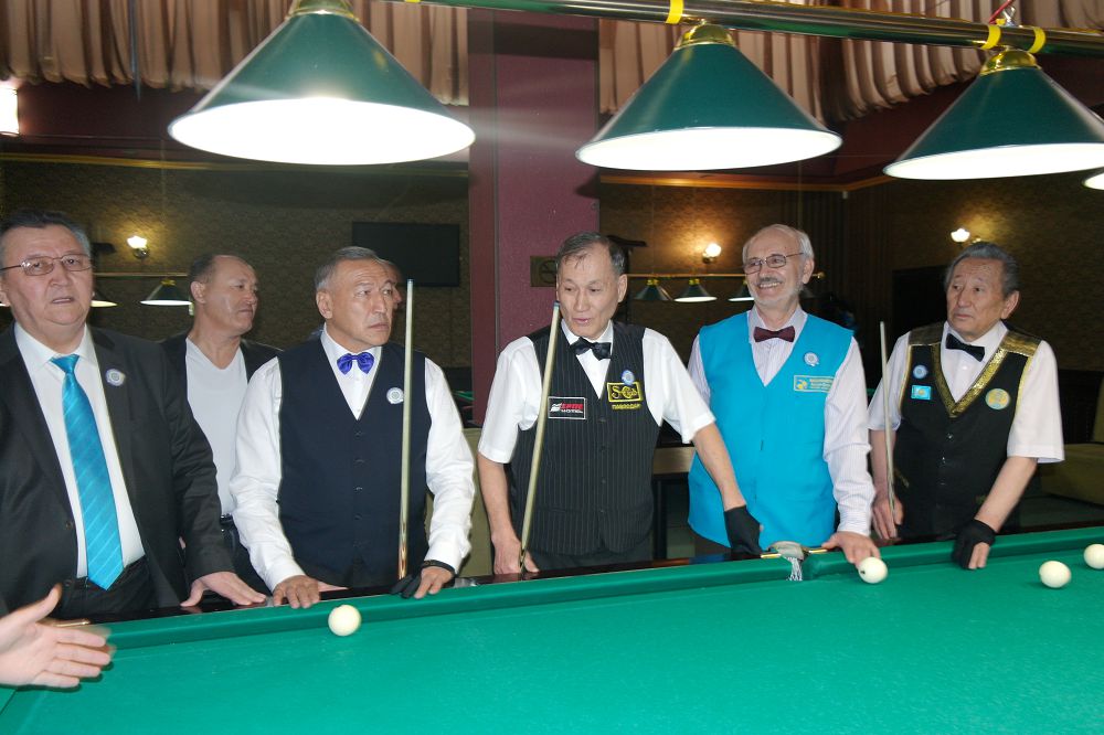 ارداگەرلەردىڭ العاشقى بىرىنشىلىگى