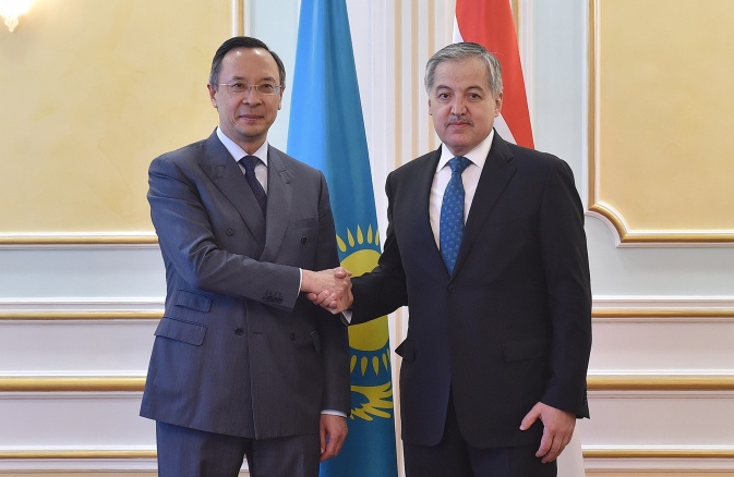 قازاقستان مەن تاجىكستان سىرتقى ىستەر مينيسترلەرى كەزدەستى