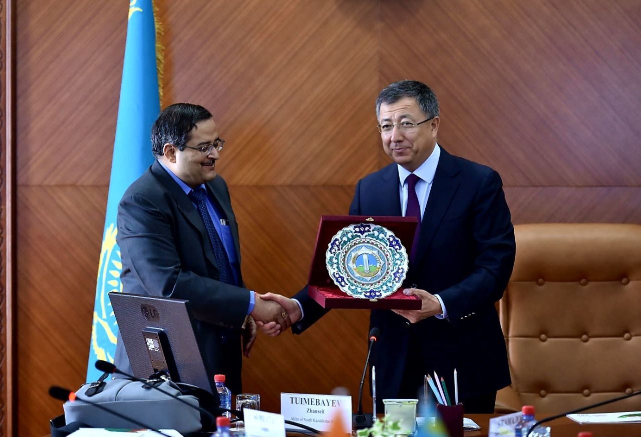 ۇندىستاندىق كاسىپكەرلەر وقو-نىڭ جەڭىل ونەركاسىبىن دامىتپاق