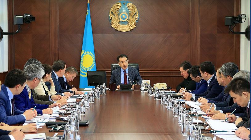 قر پرەمەر-ءمينيسترى ەلباسىنىڭ تاپسىرمالارىن ىسكە اسىرۋ جونىندە كەڭەس وتكىزدى