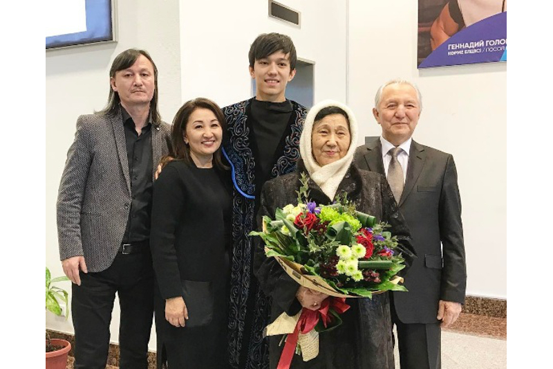 ديماش قۇدايبەرگەن استاناعا كەلدى (ۆيدەو)