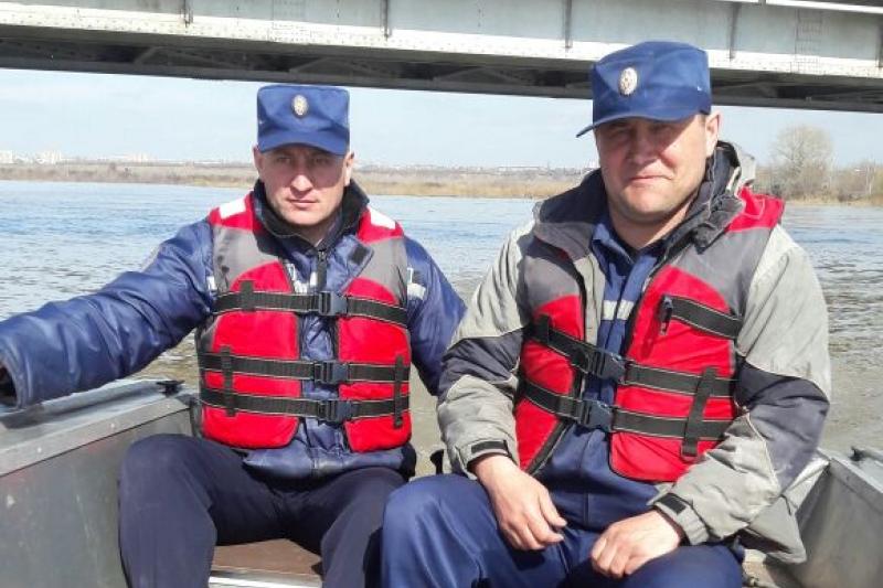 ​پەتروپاۆلدا ەرلى-زايىپتىلار سۋعا باتىپ كەتە جازدادى 