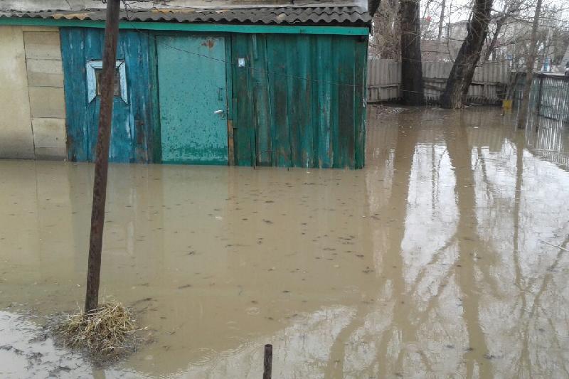 قازاقستاندىقتار سۋ تاسقىنىنان زارداپ شەككەن اقمولالىقتارعا 22 ملن تەڭگە اۋداردى