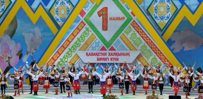 «بىرلىگىمىزدى باعالاي بىلەيىك»