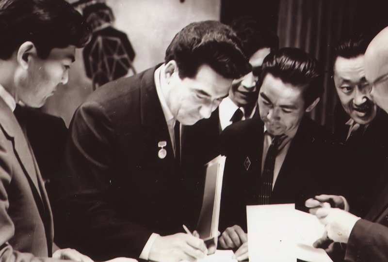 تاڭعاجايىپ ماحاببات (3-ءبولىم)