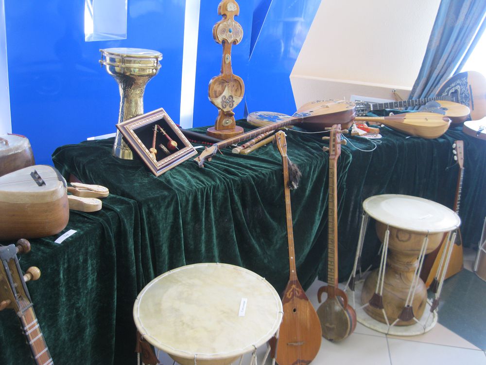 اۋەندەر دوستىققا باستايدى