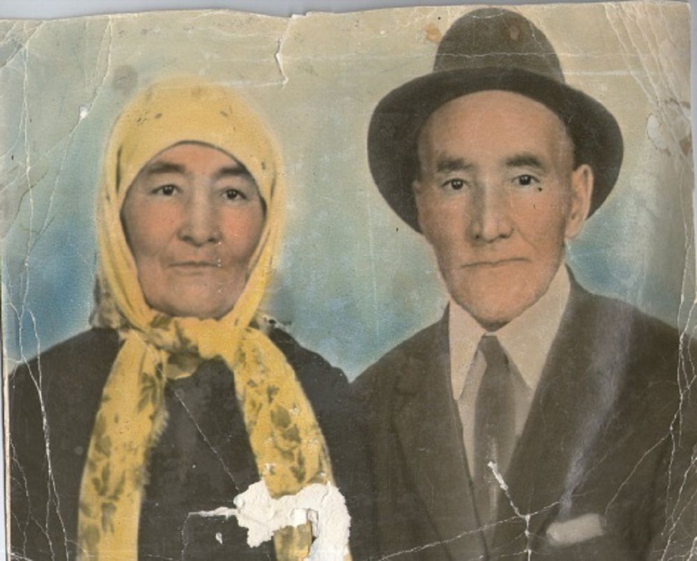 مەن بۇگىن اكەمدى  ويلاپ تولعانامىن