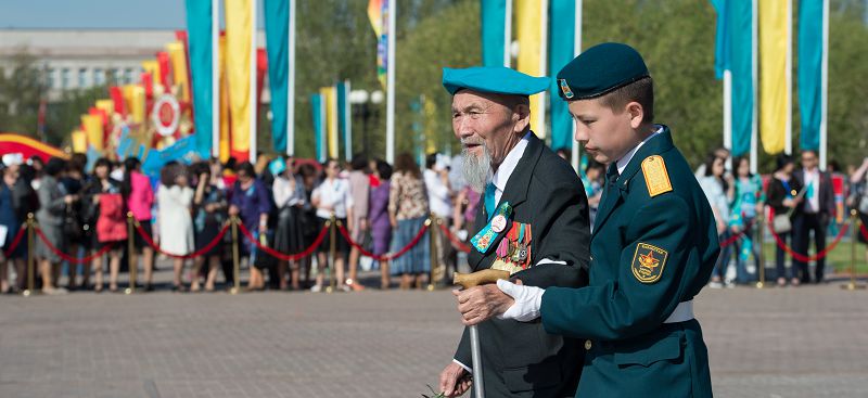 جاسىنداي جارقىلداعان جاس ەدى