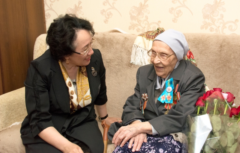 ۇلتتىق كوميسسيا مۇشەسى سوعىس ارداگەرىن قۇتتىقتادى