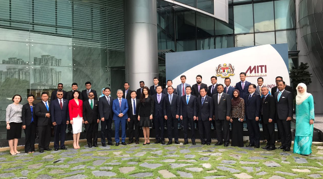 مالايزيامەن يسلامدىق قارجى جانە حالال يندۋستريادا ىنتىماقتاستىقتى ارتتىرامىز