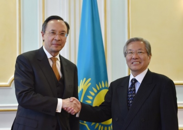 بۇۇ-نىڭ ارنايى وكىلىمەن كەزدەستى