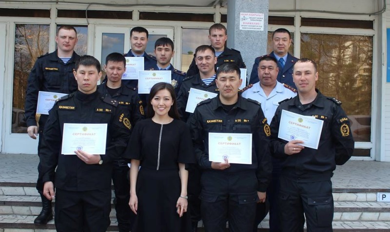 پوليتسەيلەر اعىلشىن ءتىلىن ۇيرەنۋدە